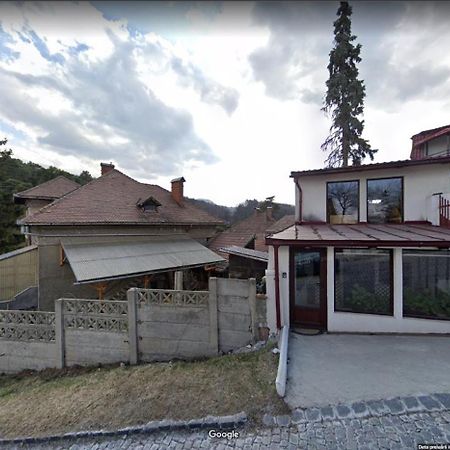 Geppetto'S Studio Brasov Bagian luar foto