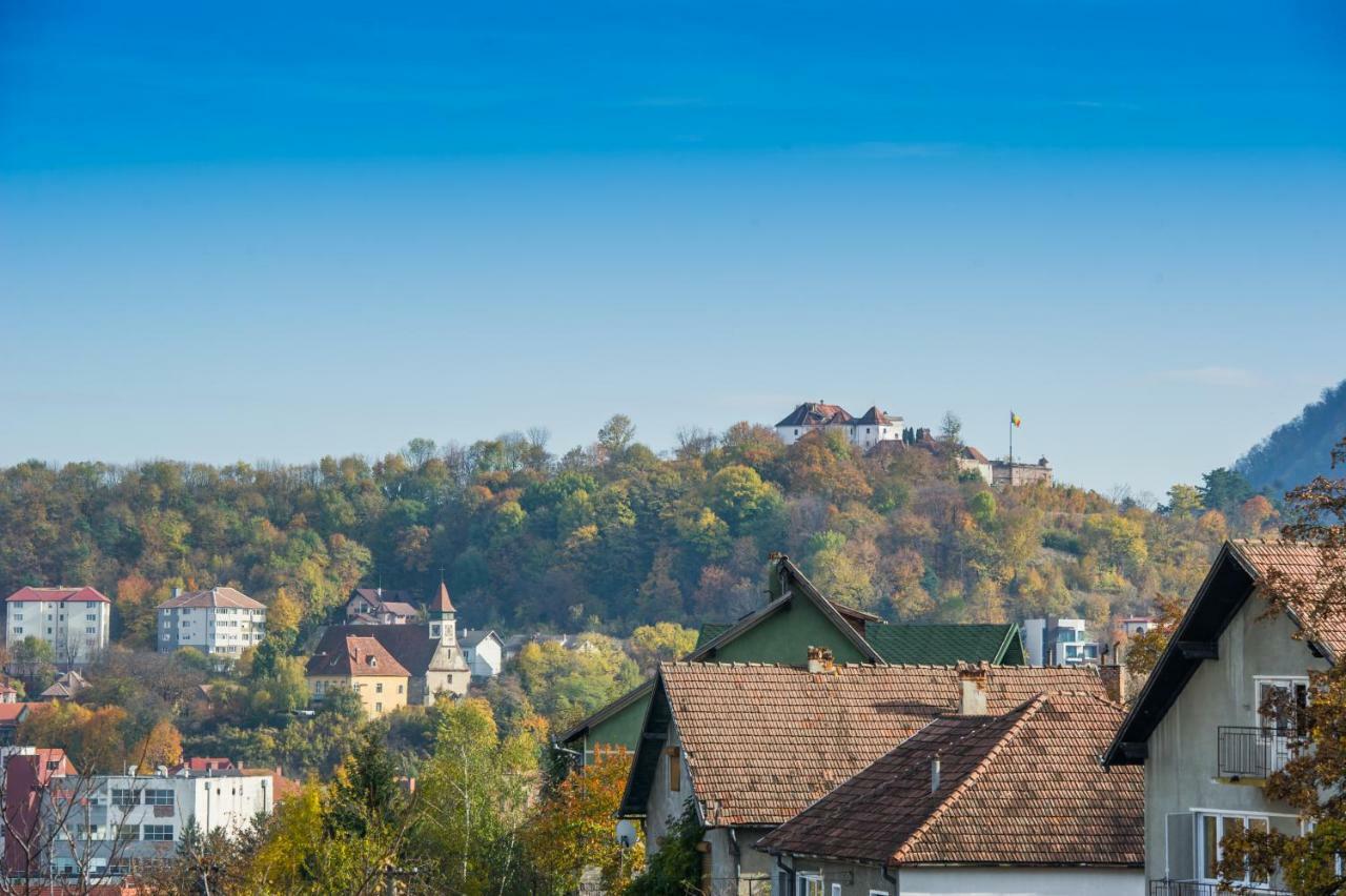 Geppetto'S Studio Brasov Bagian luar foto